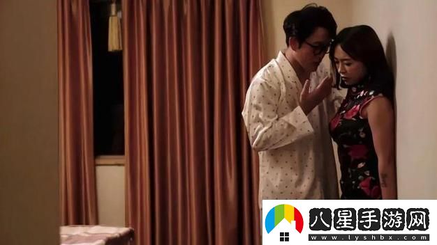 深入探討誘人的阿陜?nèi)摾?></p><p>在探討“誘人的阿陜?nèi)摾怼钡倪^程中，可以發(fā)現(xiàn)其核心理念是對人生態(tài)度的深刻反思與理解。阿陜地區(qū)自古以來就以其獨(dú)特的地理?xiàng)l件和人文背景，造就了一種與眾不同的生活哲學(xué)。人們在這里生活，常常會碰到來自自然與社會的各種挑戰(zhàn)，而“誘人的阿陜?nèi)摾怼眲t教會人們?nèi)绾畏e極應(yīng)對這些困難。在日常生活中，這種哲學(xué)不僅僅表現(xiàn)為一套理論，更是融入了人們的行為和習(xí)慣。</p><p>阿陜?nèi)摾韽?qiáng)調(diào)人與自然、人與人之間的和諧關(guān)系。通過尊重自然、珍惜資源，人們在潛移默化中形成了一種與自然共生的生活方式?！罢T人的阿陜?nèi)摾怼备嬖V我們，生活的意義不僅在于追求物質(zhì)的豐富，更在于體驗(yàn)生命本身的美。人與人之間的情感聯(lián)系是不可或缺的，友愛、扶持、和諧共處，成為了人們追求幸福的重要因素。</p><p>再者，誘人的阿陜?nèi)摾硗N(yùn)著濃厚的幽默感。這種幽默并不是表面的搞笑，而是一種對于生活的機(jī)智解讀。例如，阿陜故事中的人物往往雖然身處困境，卻總能用樂觀的態(tài)度面對生活的考驗(yàn)。這種精神感染了無數(shù)人，也讓人對阿陜地區(qū)的文化產(chǎn)生了濃厚的興趣。生活的苦辣酸甜，正是在這種幽默與哲理的交織中，顯得更加生動而真實(shí)。</p><p>進(jìn)一步探討“誘人的阿陜?nèi)摾怼?，人們不僅可以領(lǐng)略到傳統(tǒng)文化的魅力，還能從中汲取應(yīng)對現(xiàn)代生活的智慧。在快速發(fā)展的今天，面對壓力與競爭，阿陜?nèi)摾砉膭钊藗冊诳旃?jié)奏的生活中保持內(nèi)心的寧靜與淡然。無論是大都市還是偏遠(yuǎn)鄉(xiāng)村，均能找到這一文化的影子，它在人們的言談舉止中悄然流傳。</p>                <div   id=